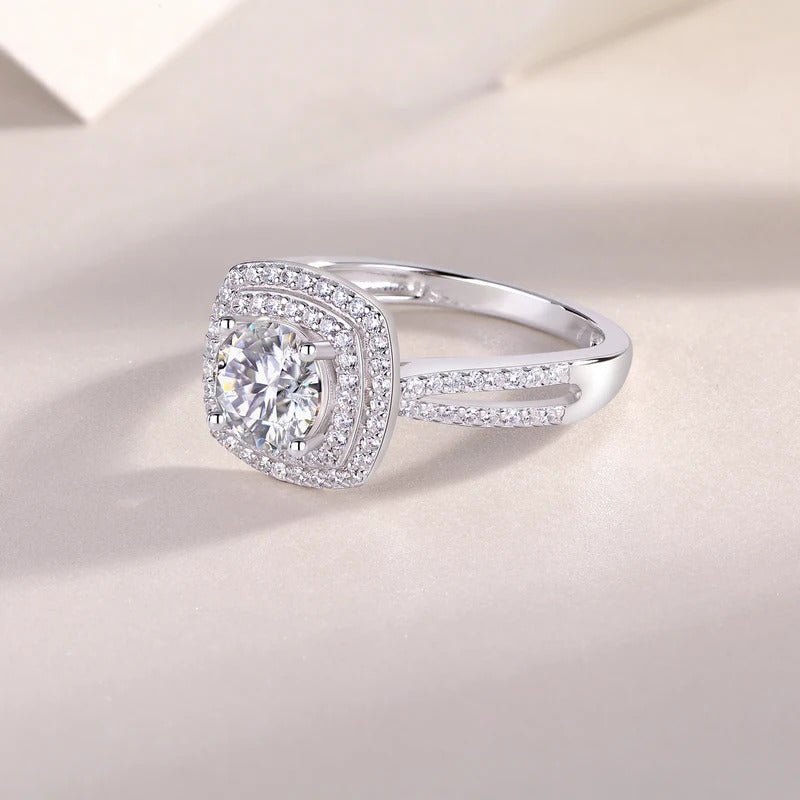 Moissanite Ring 925 Silver – 1ct VVS1 D Color + 88 CZ Accents Thick Gold | Charmsolo