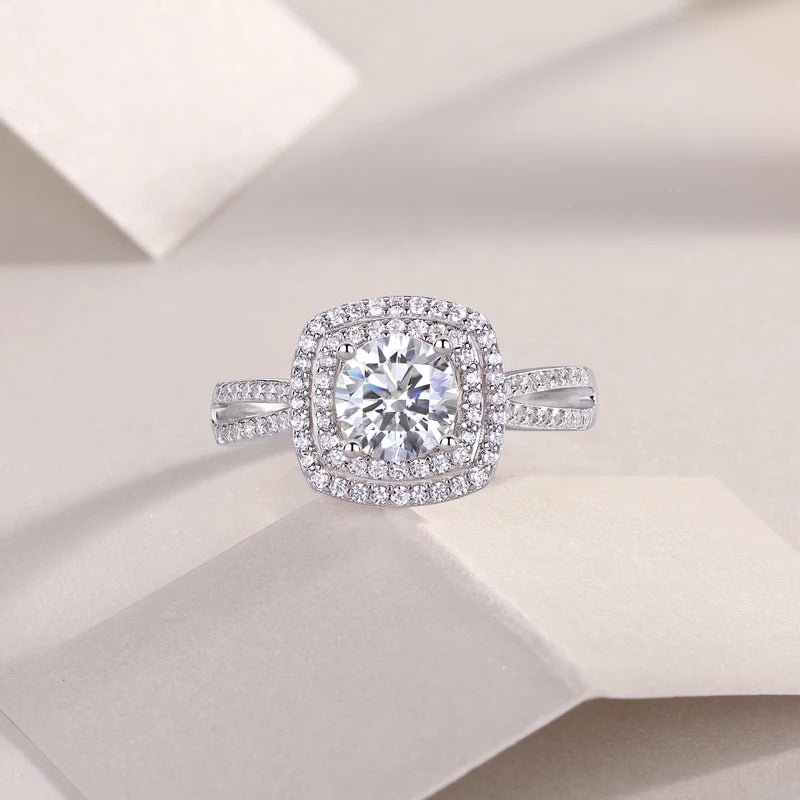 Moissanite Ring 925 Silver – 1ct VVS1 D Color + 88 CZ Accents Thick Gold | Charmsolo