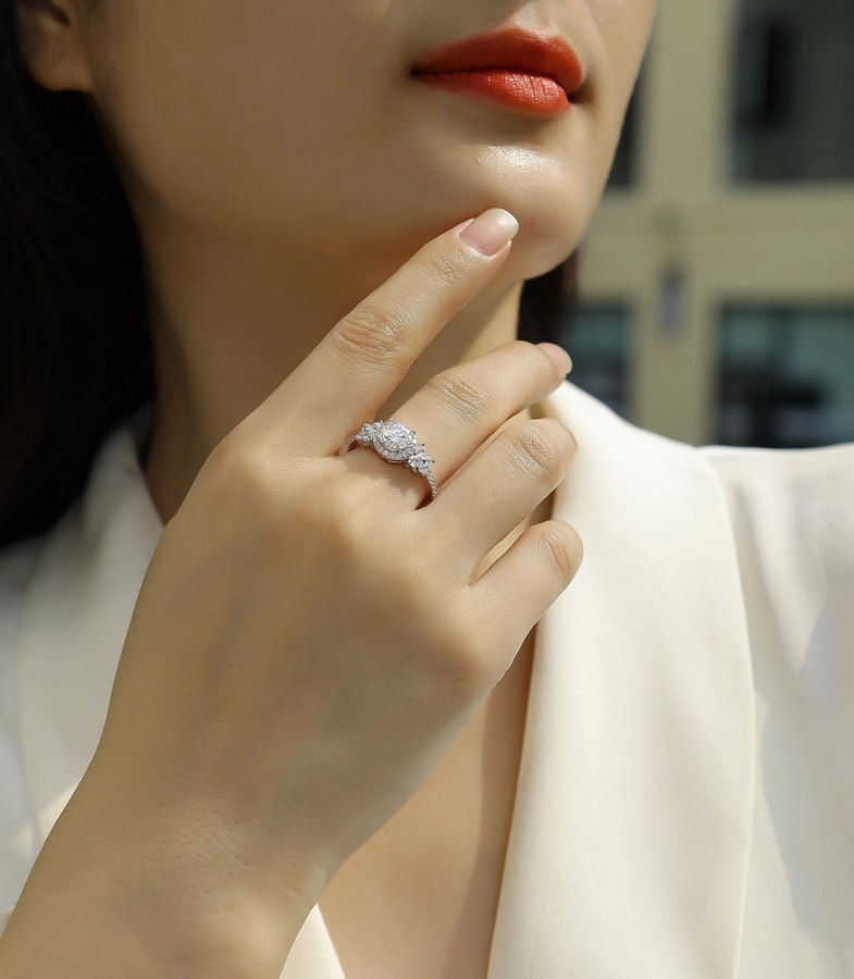 Charmsolo 1ct Moissanite Pavé Ring – 925 Sterling Silver 18K Gold Plated