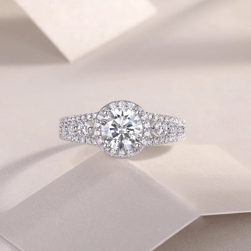 Charmsolo 1ct VVS1 Moissanite Prong Setting 925 Sterling Silver Geometric Ring for Women | R13361