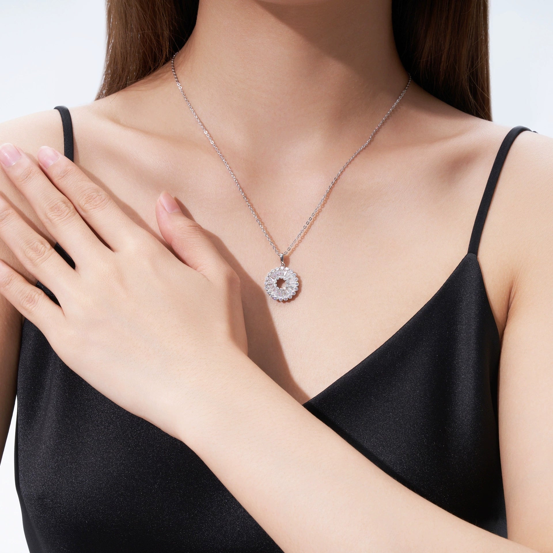 Charmsolo Baby's Breath Moissanite Necklace | S925 Silver VVS1 D Color Floral Pendant | GRA Certified