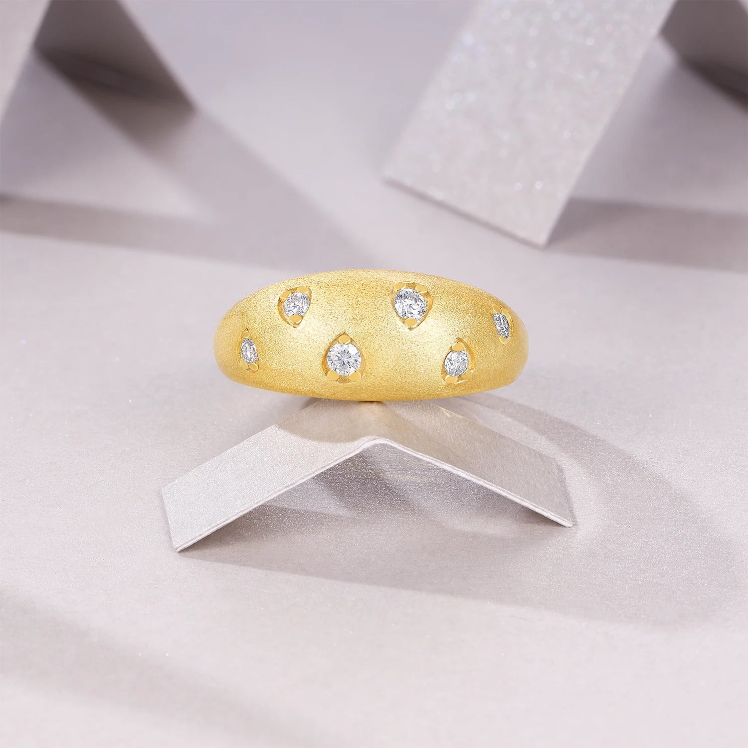 Charmsolo VVS1 Moissanite 18K Gold Plated 925 Silver Matte Dome Band Ring for Women | R1587