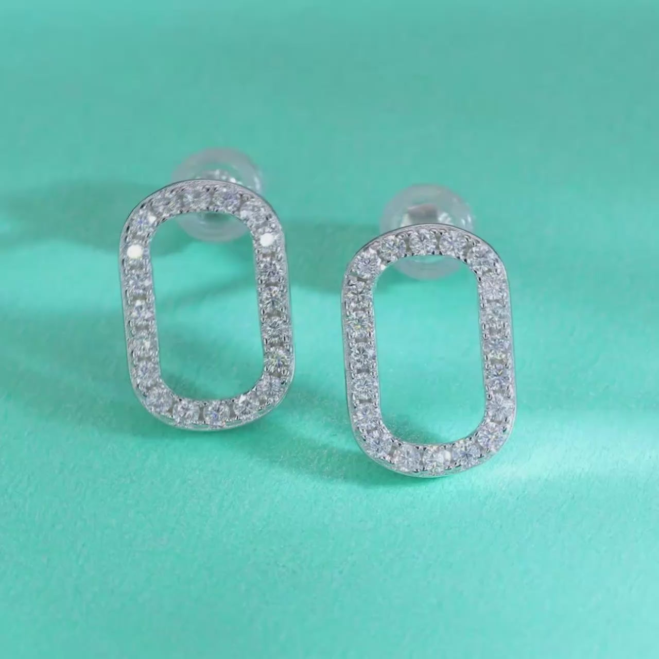 Icy Flower Moissanite Stud Earrings | S925 Silver 18K Gold Plated | 4 VVS1 D-Color Stones | GRA Certified | Charmsolo