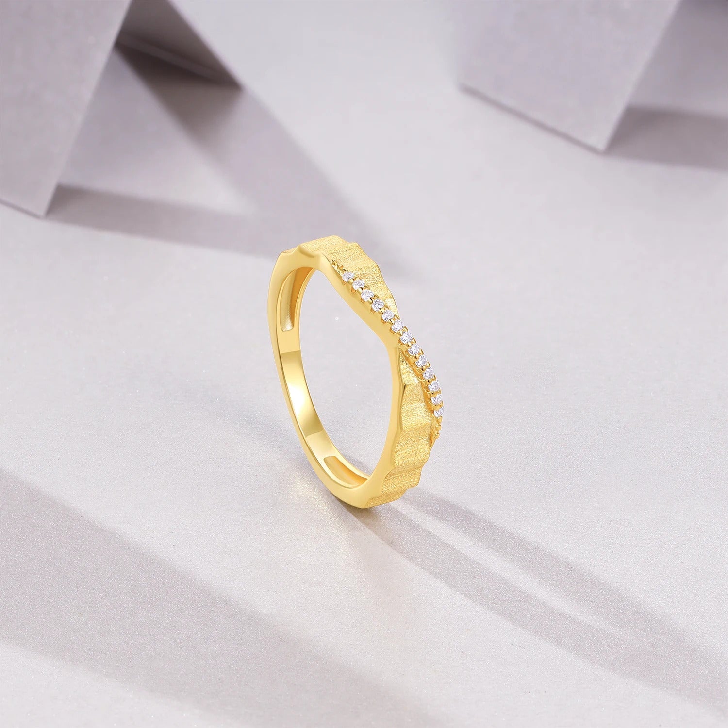 Zigzag Pavé Moissanite Ring | S925 Silver Brushed 18K Gold | Rhombus Design | Dual Certified | Charmsolo
