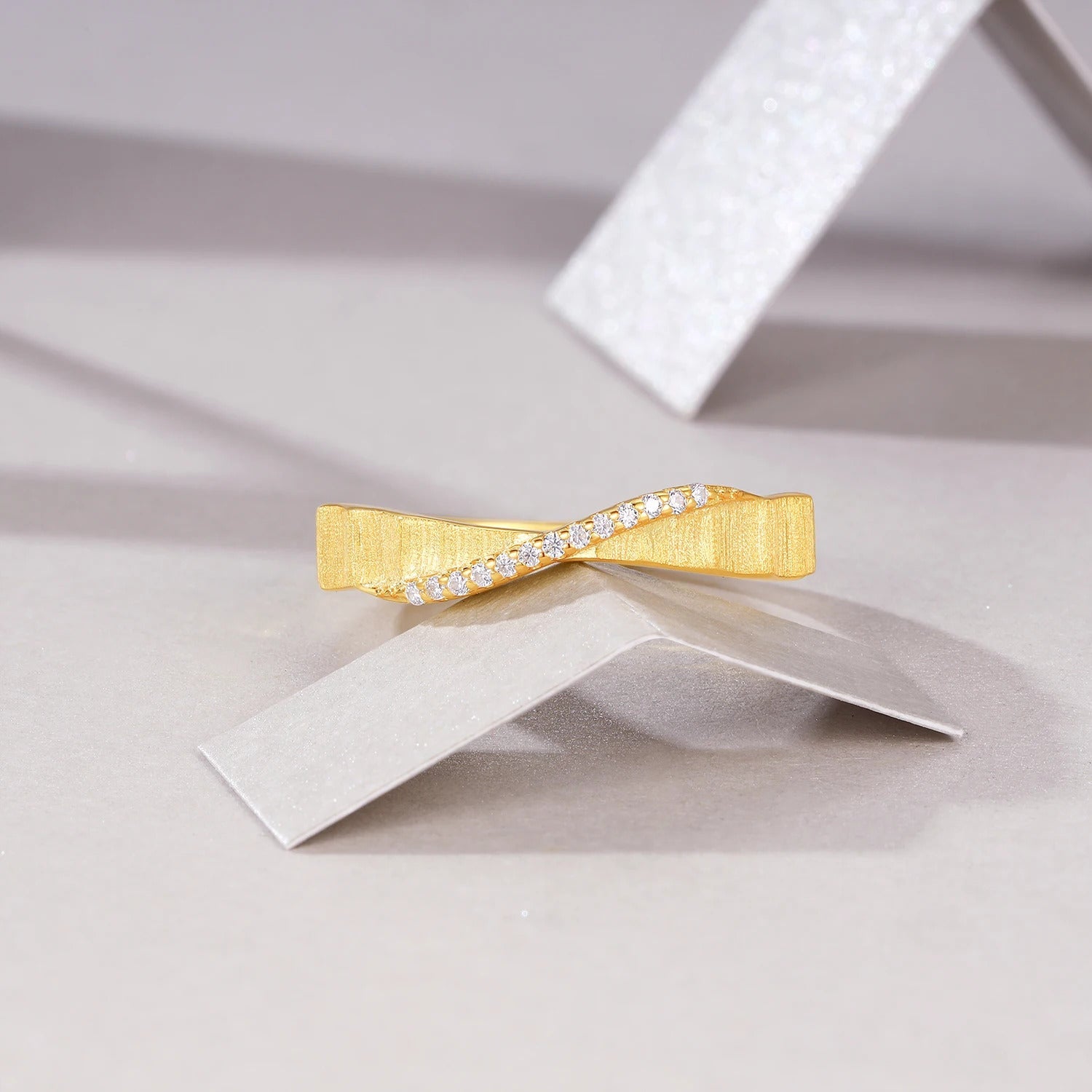 Zigzag Pavé Moissanite Ring | S925 Silver Brushed 18K Gold | Rhombus Design | Dual Certified | Charmsolo